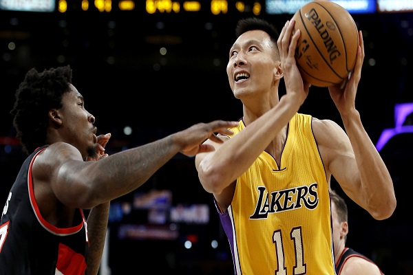 在NBA打过球的中国球员有哪些？
